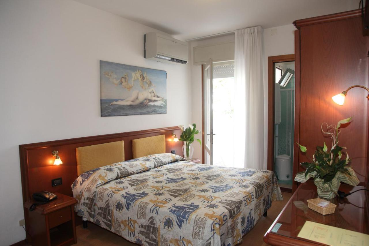 Hotel Gran Venere Beach 3 Superior Bibione Exterior photo