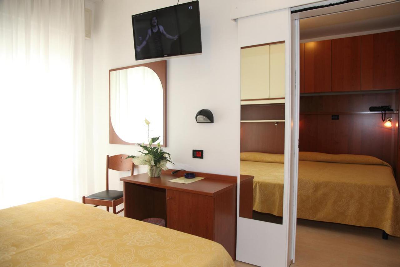 Hotel Gran Venere Beach 3 Superior Bibione Exterior photo